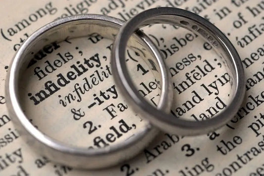 Infidelity: Samajhna Aur Uska Asar - Etumax.pk